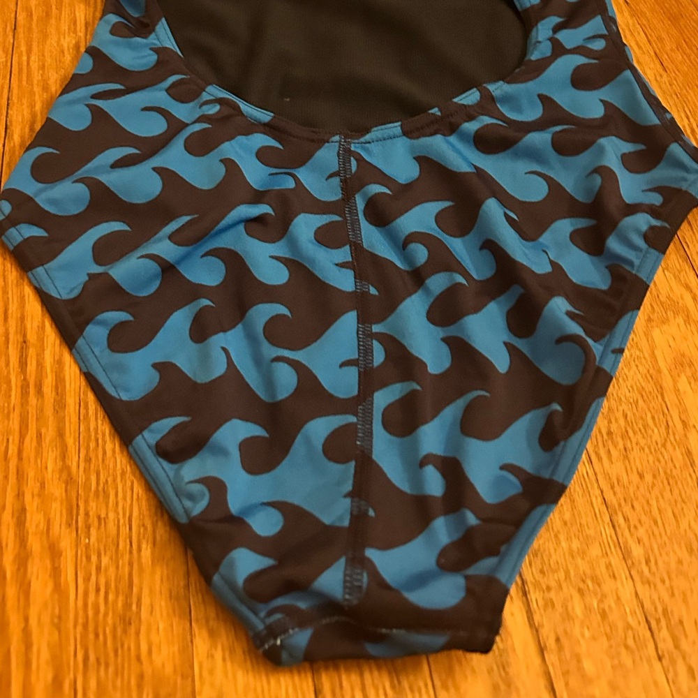 Women's Ride The Wave Light Drop Back One Piece Swimsuit - Picture 5 of 6